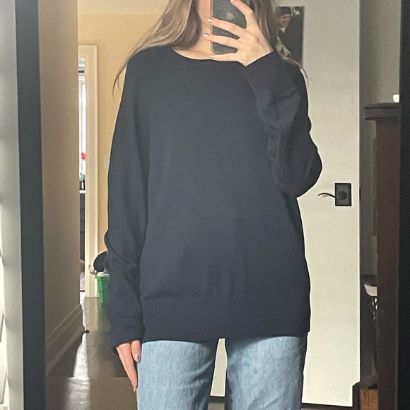 Navy Banana Republic Sweater - Picture 5 of 5